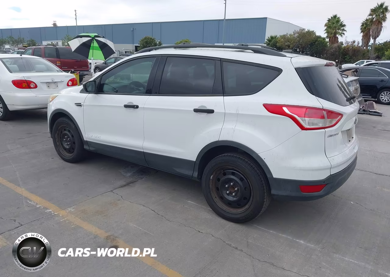 2013 Ford Escape S VIN:1FMCU0F72DUB71672 - 3