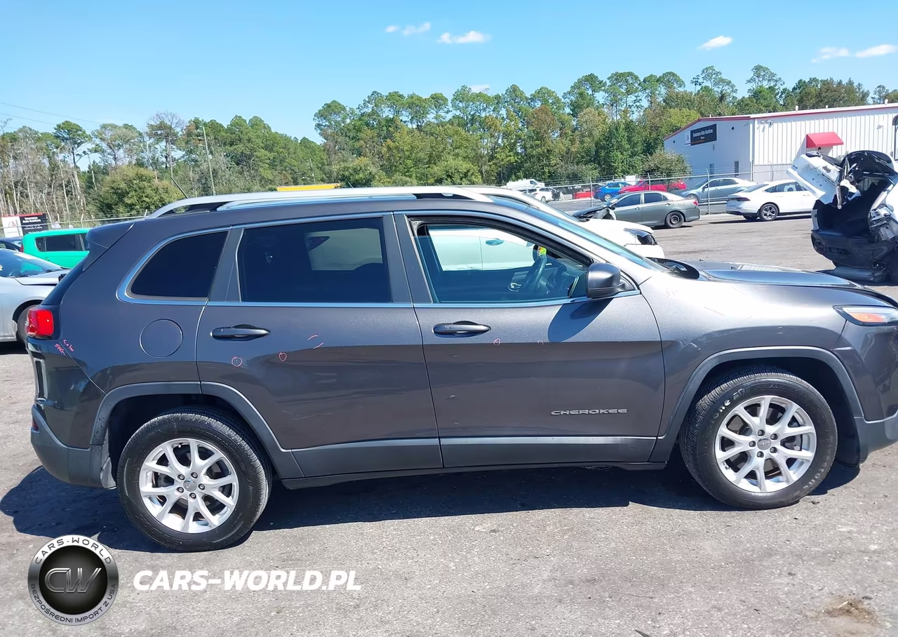 2014 Jeep Cherokee Latitude VIN:1C4PJLCB1EW139441 - 13