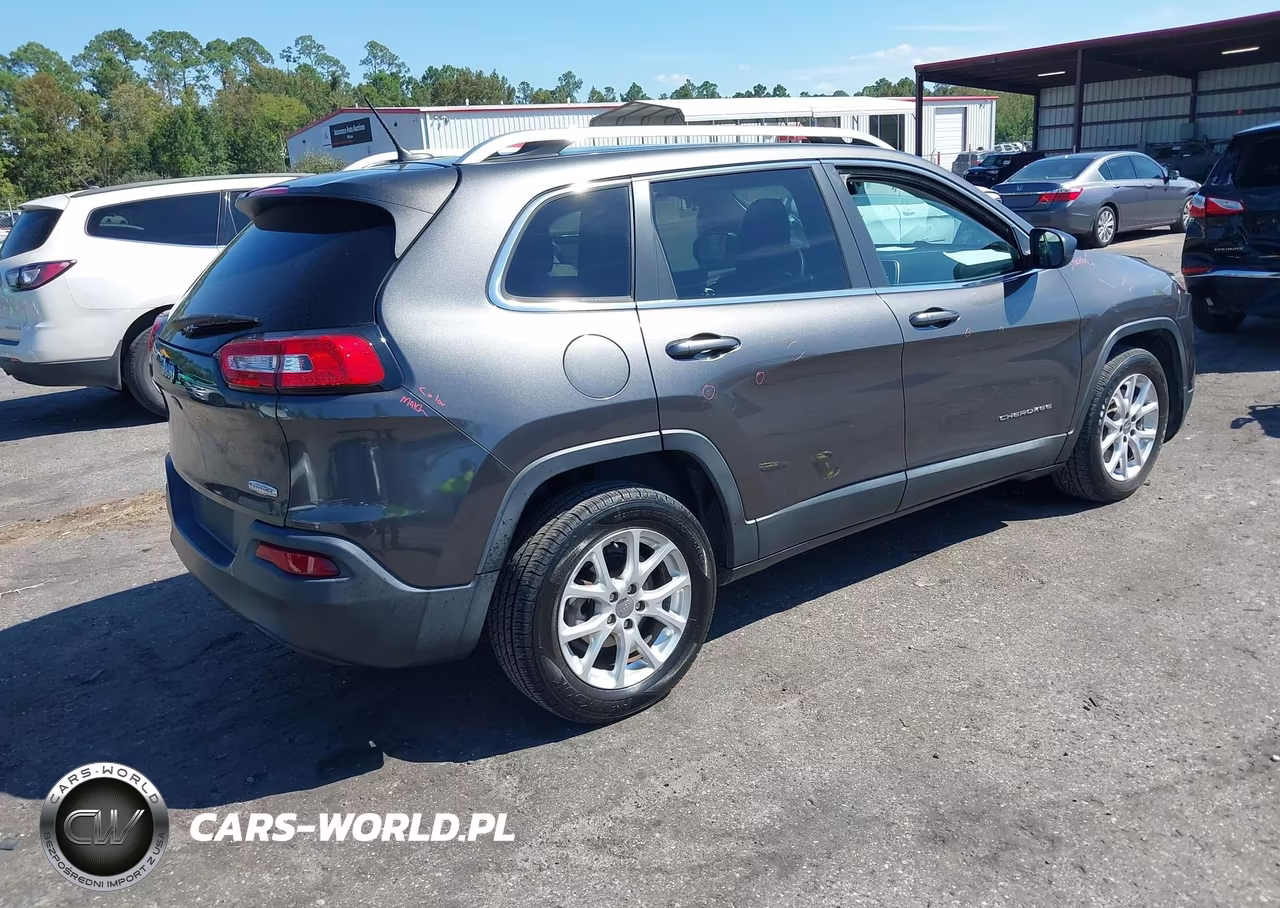 2014 Jeep Cherokee Latitude VIN:1C4PJLCB1EW139441 - 4