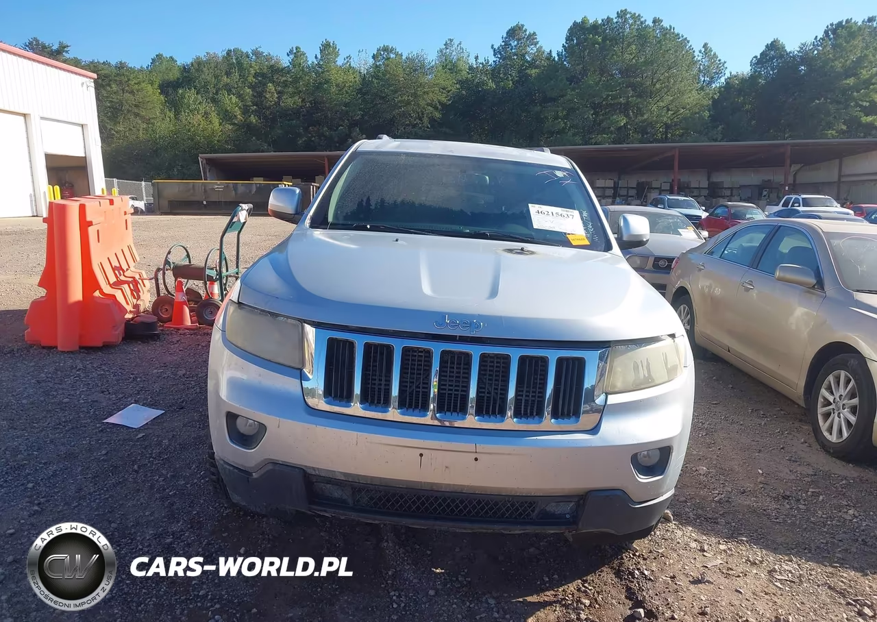 2011 Jeep Grand Cherokee Laredo VIN:1J4RR4GG4BC510256 - 12
