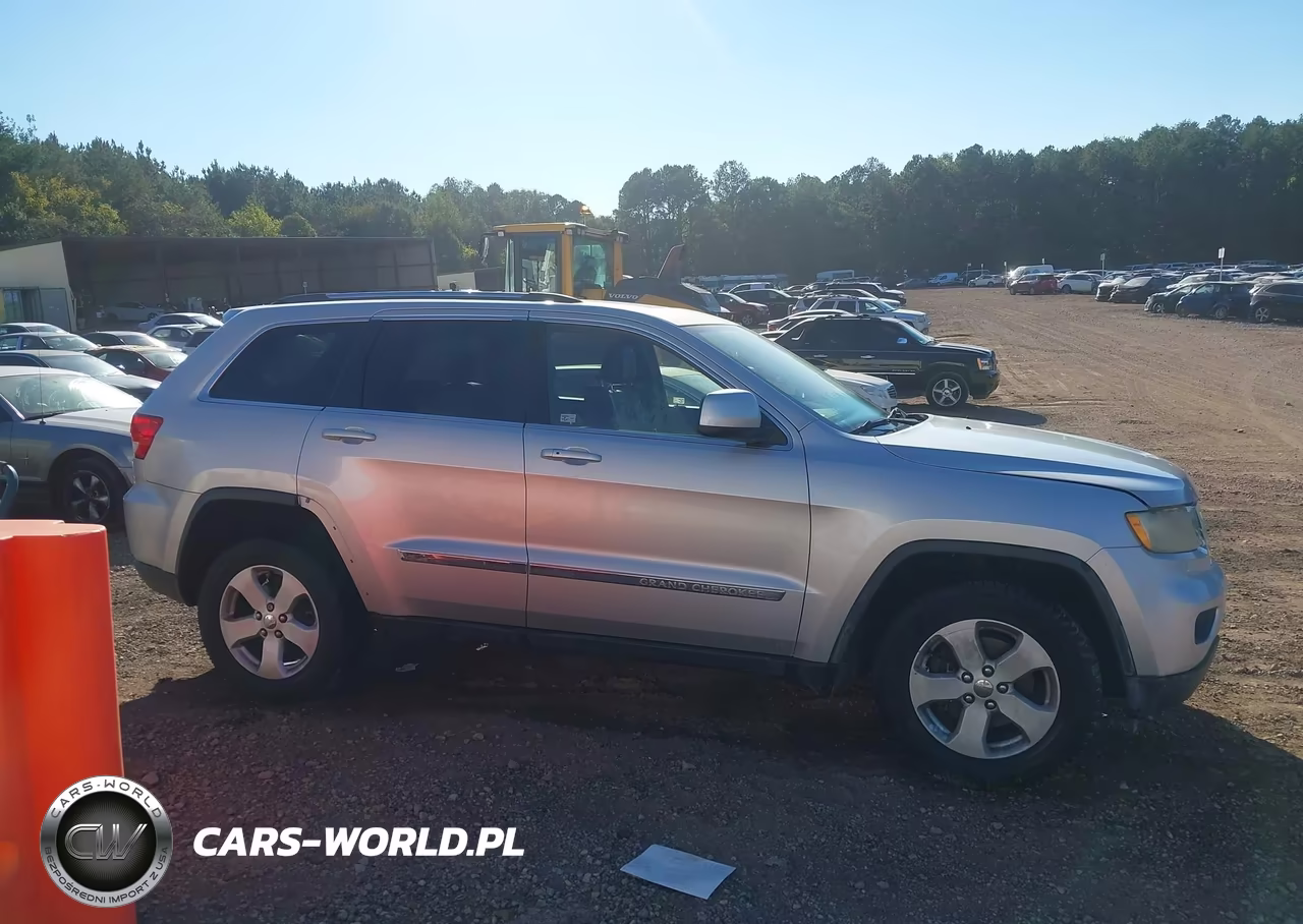 2011 Jeep Grand Cherokee Laredo VIN:1J4RR4GG4BC510256 - 13