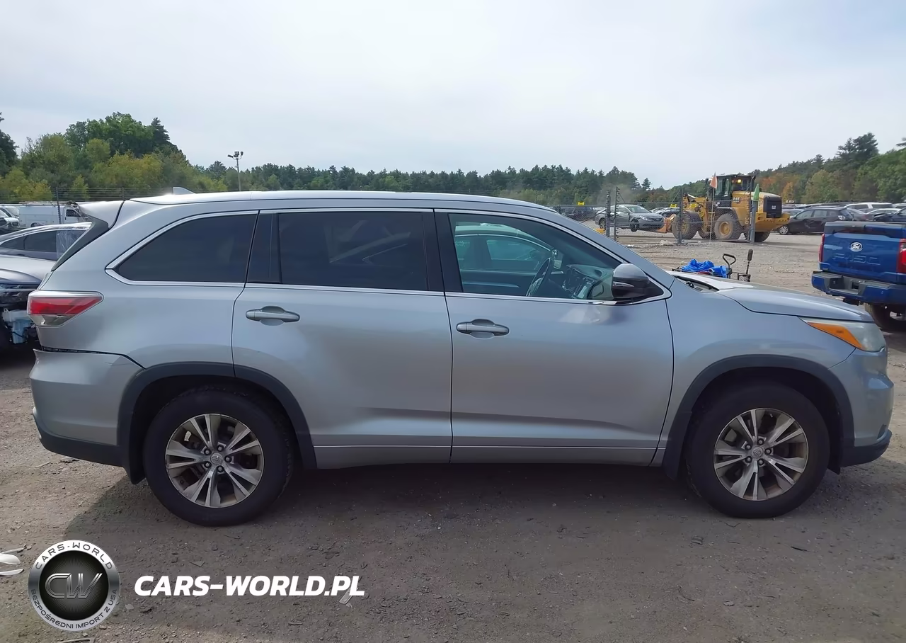2015 Toyota Highlander Xle V6 VIN:5TDJKRFH4FS199835 - 13