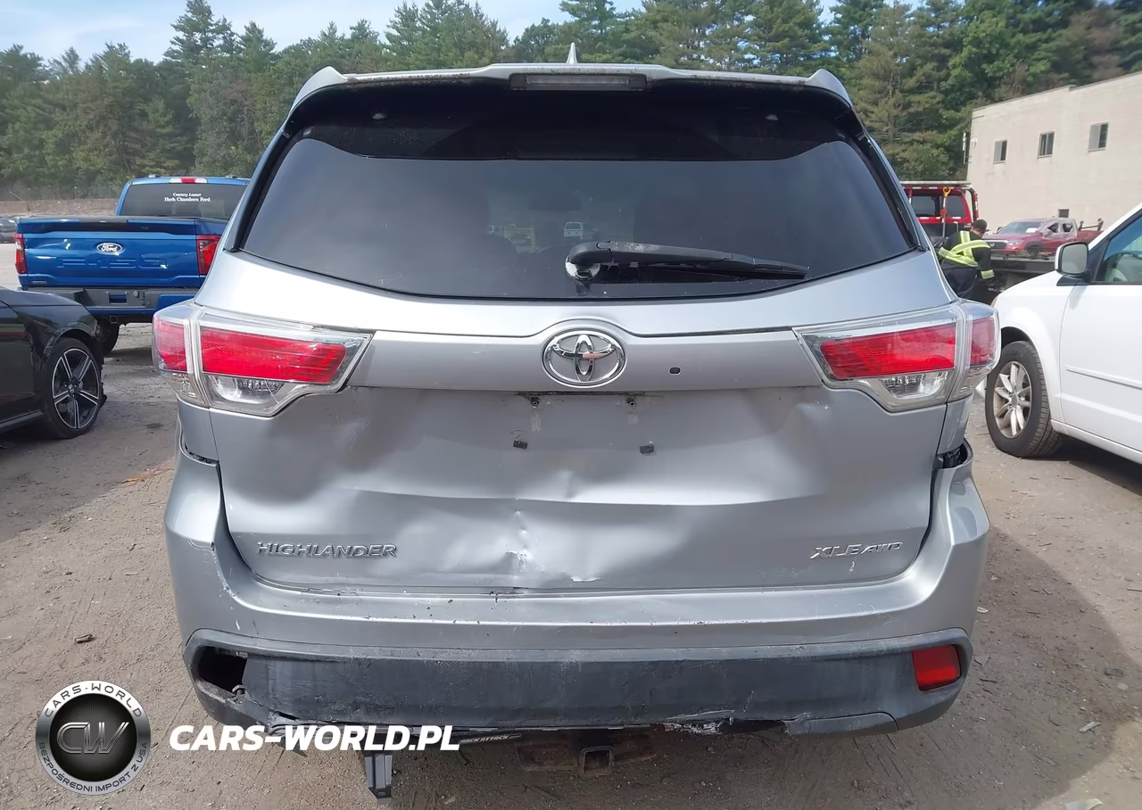 2015 Toyota Highlander Xle V6 VIN:5TDJKRFH4FS199835 - 16