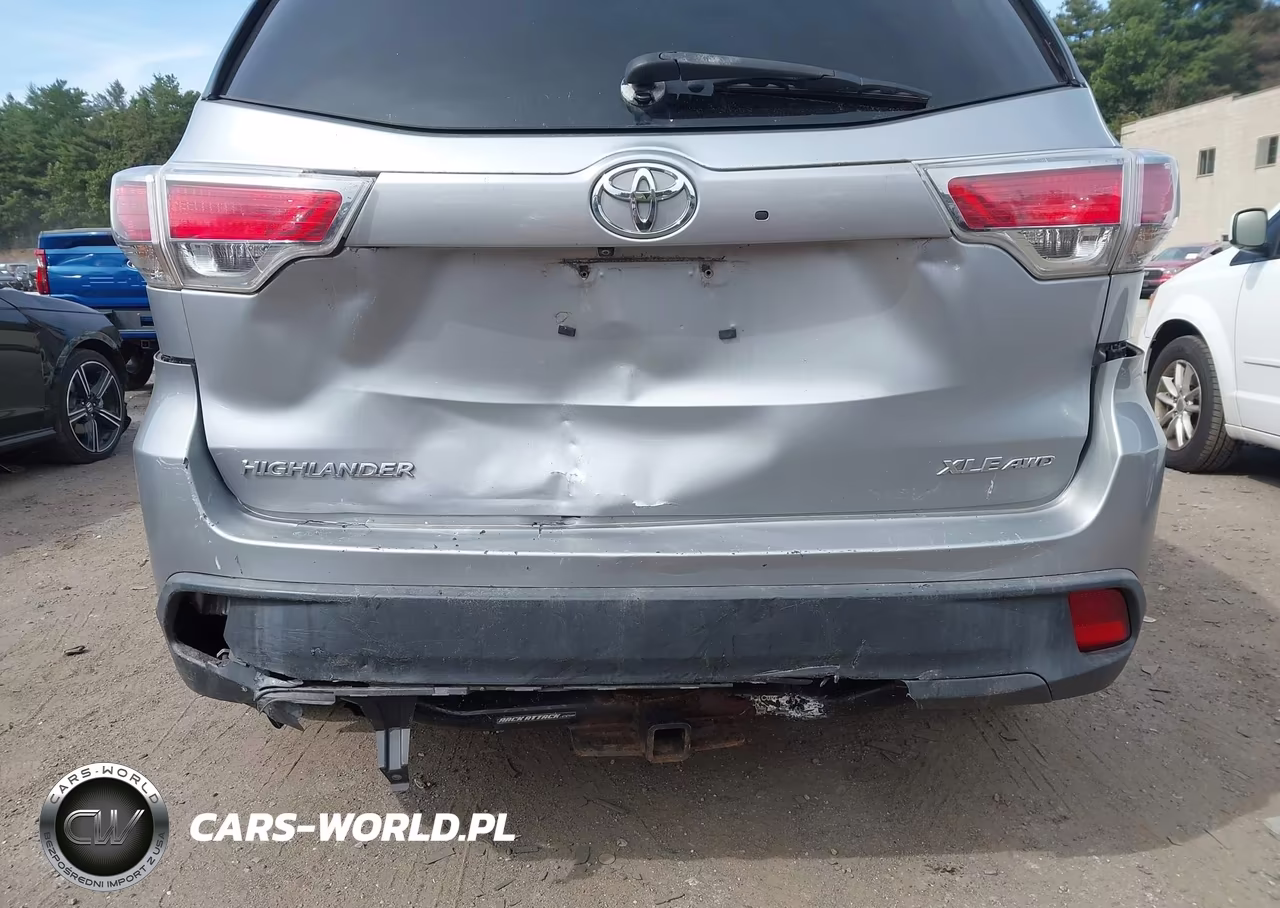 2015 Toyota Highlander Xle V6 VIN:5TDJKRFH4FS199835 - 6
