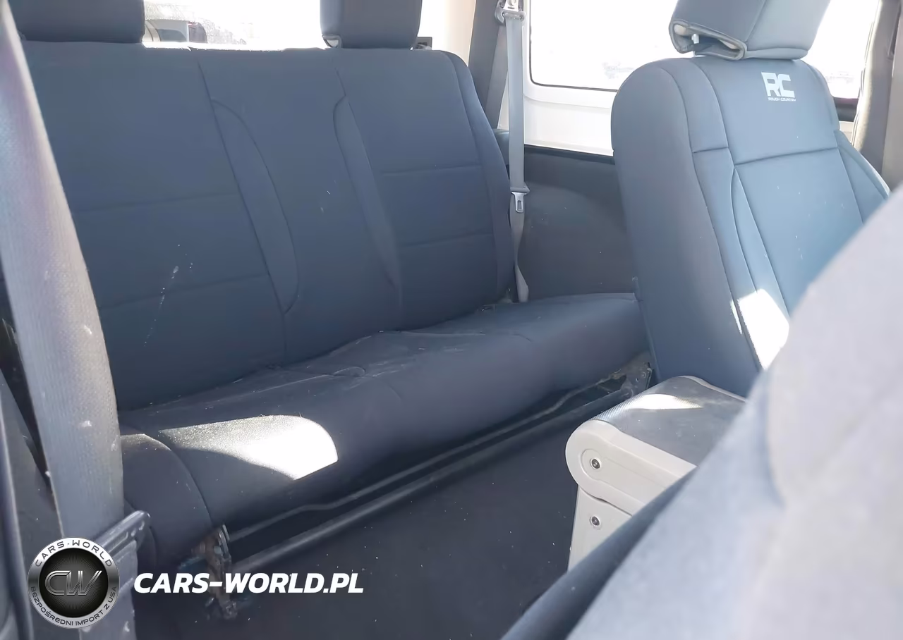 2010 Jeep Wrangler Sport VIN:1J4GA2D11AL219005 - 8