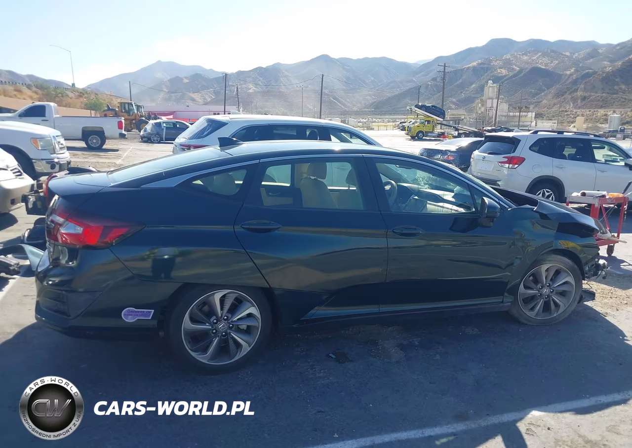 2018 Honda Clarity Plug-In Hybrid Touring VIN:JHMZC5F36JC022094 - 14