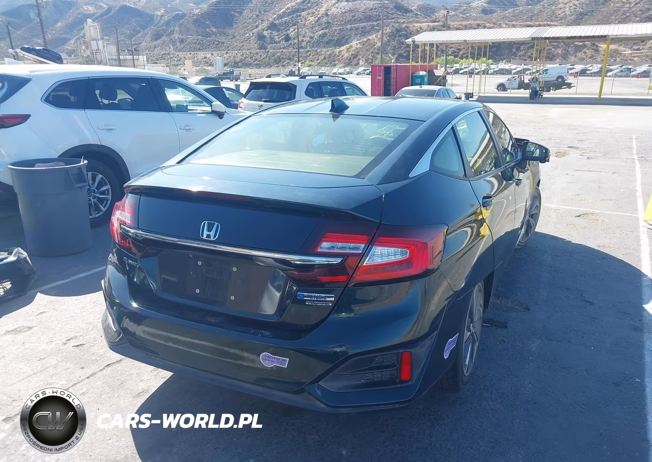 2018 Honda Clarity Plug-In Hybrid Touring VIN:JHMZC5F36JC022094 - 4