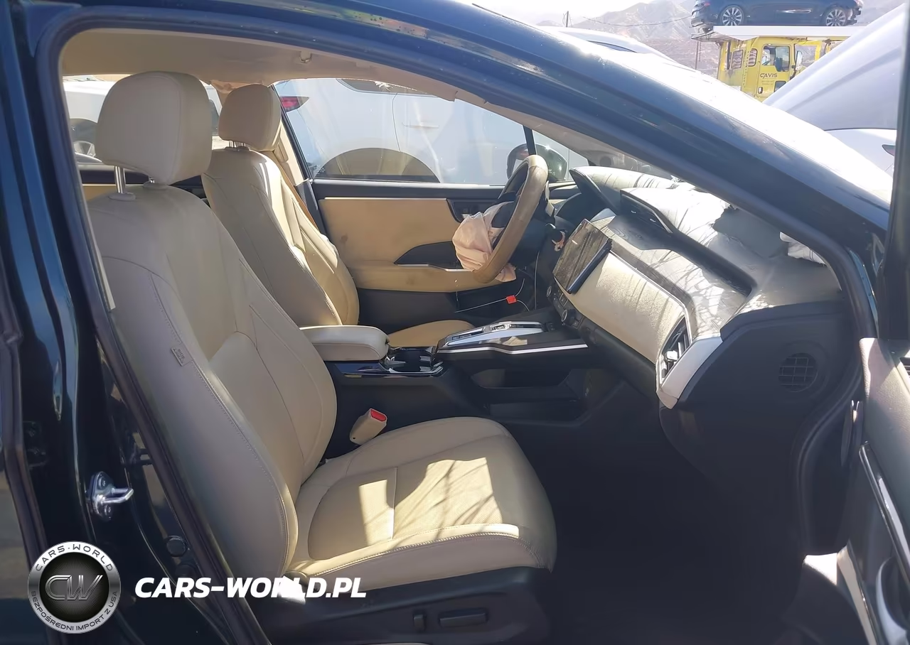 2018 Honda Clarity Plug-In Hybrid Touring VIN:JHMZC5F36JC022094 - 5