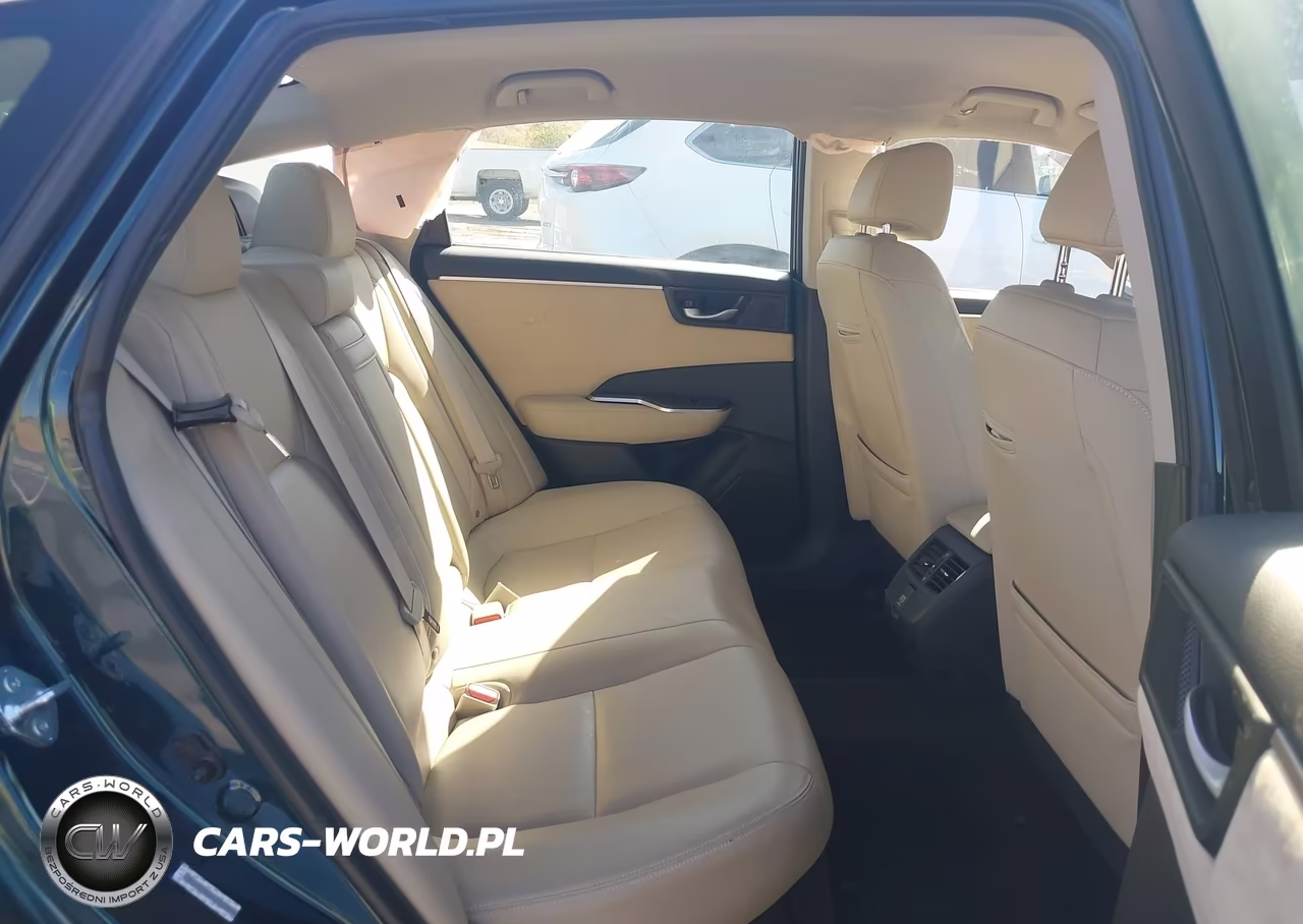 2018 Honda Clarity Plug-In Hybrid Touring VIN:JHMZC5F36JC022094 - 8