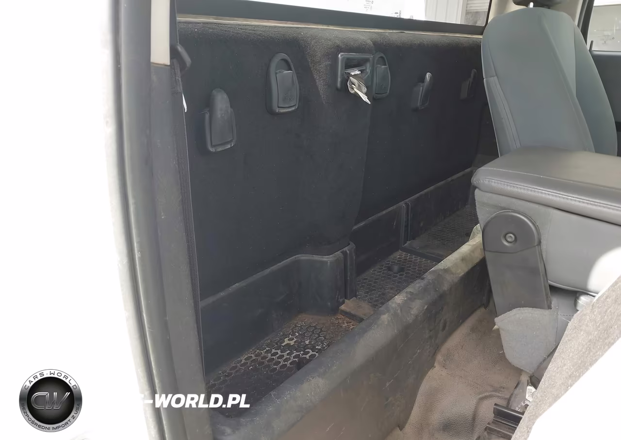 2017 Ram 3500 Tradesman 4X4 8' Box VIN:3C63R3AT7HG705177 - 8
