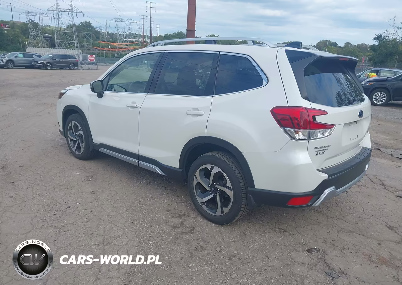 2024 Subaru Forester Touring VIN:JF2SKAMCXRH486250 - 3