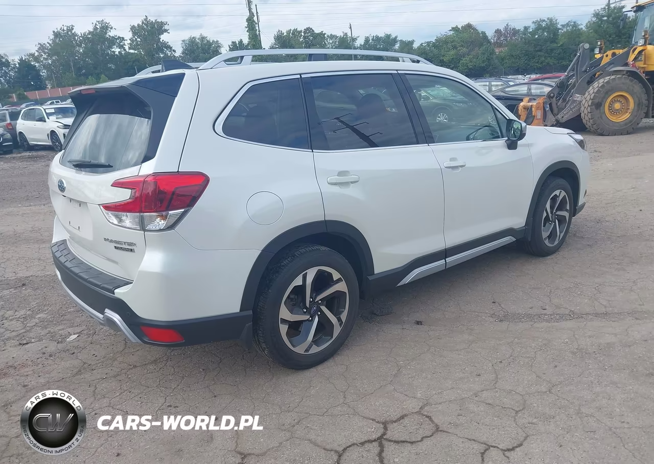 2024 Subaru Forester Touring VIN:JF2SKAMCXRH486250 - 4