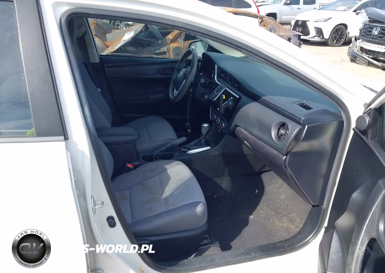 2017 Toyota Corolla L VIN:5YFBURHEXHP669069 - 5