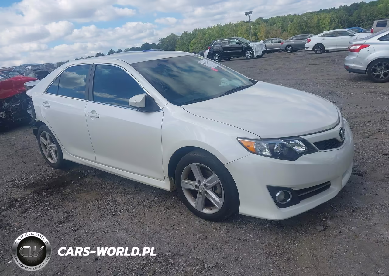2014 Toyota Camry Se – zdjęcie 1 z 17
