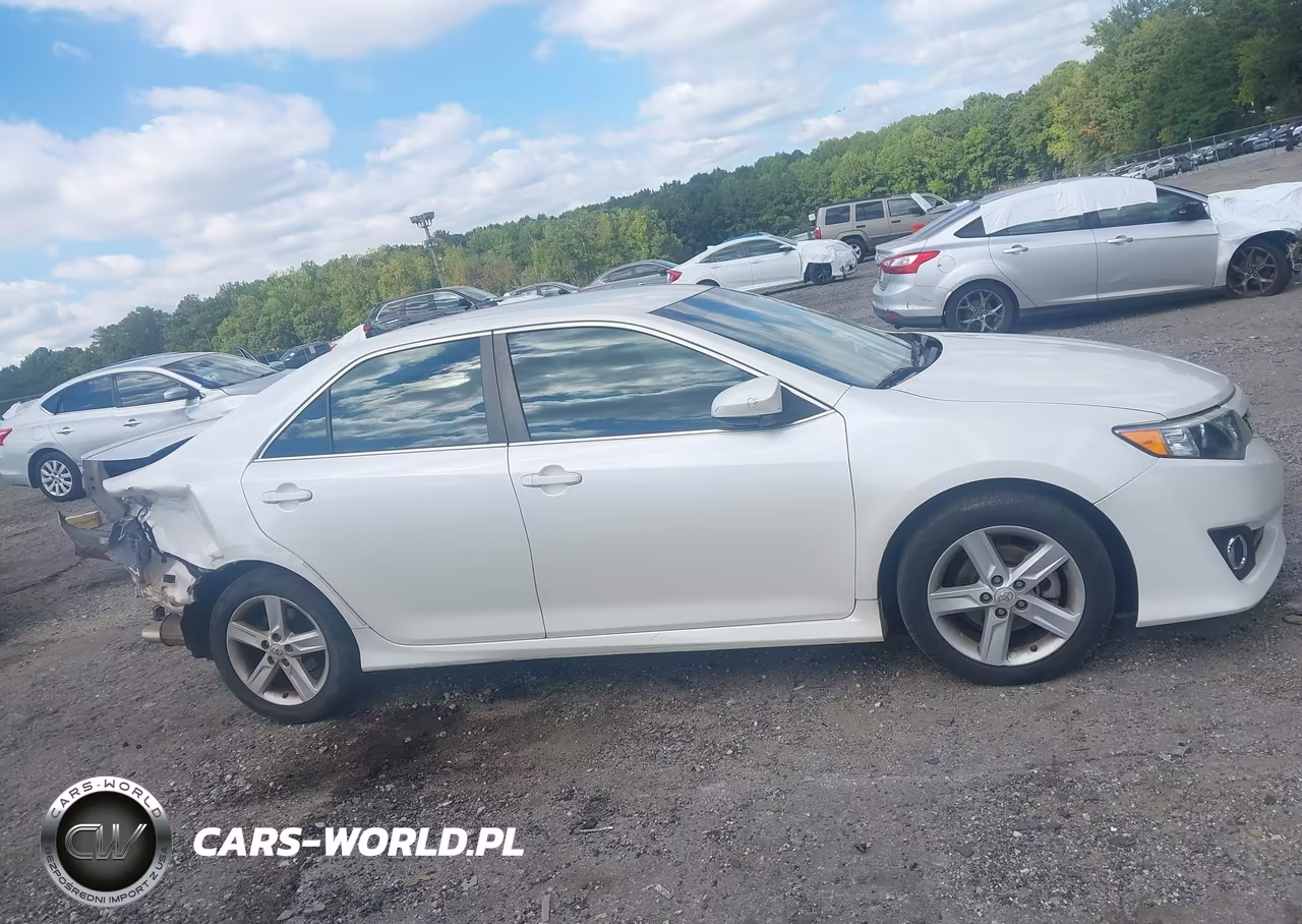 2014 Toyota Camry Se VIN:4T1BF1FK7EU464792 - 14