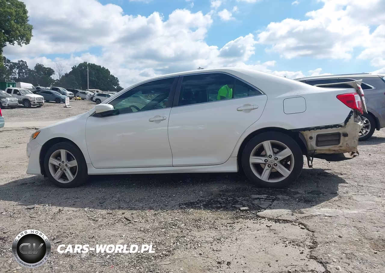 2014 Toyota Camry Se VIN:4T1BF1FK7EU464792 - 15