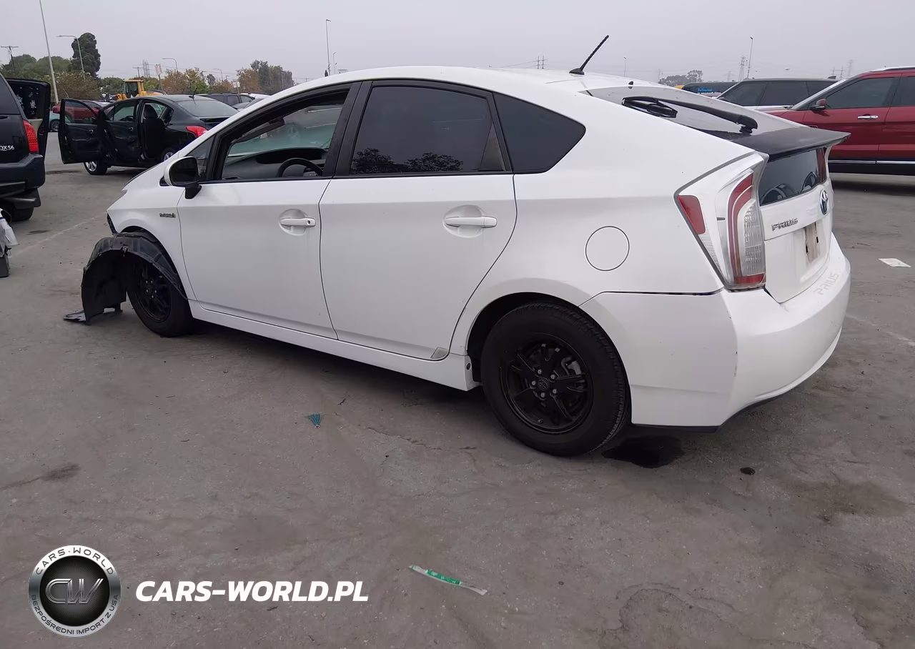 2013 Toyota Prius Two VIN:JTDKN3DU0D5568282 - 3