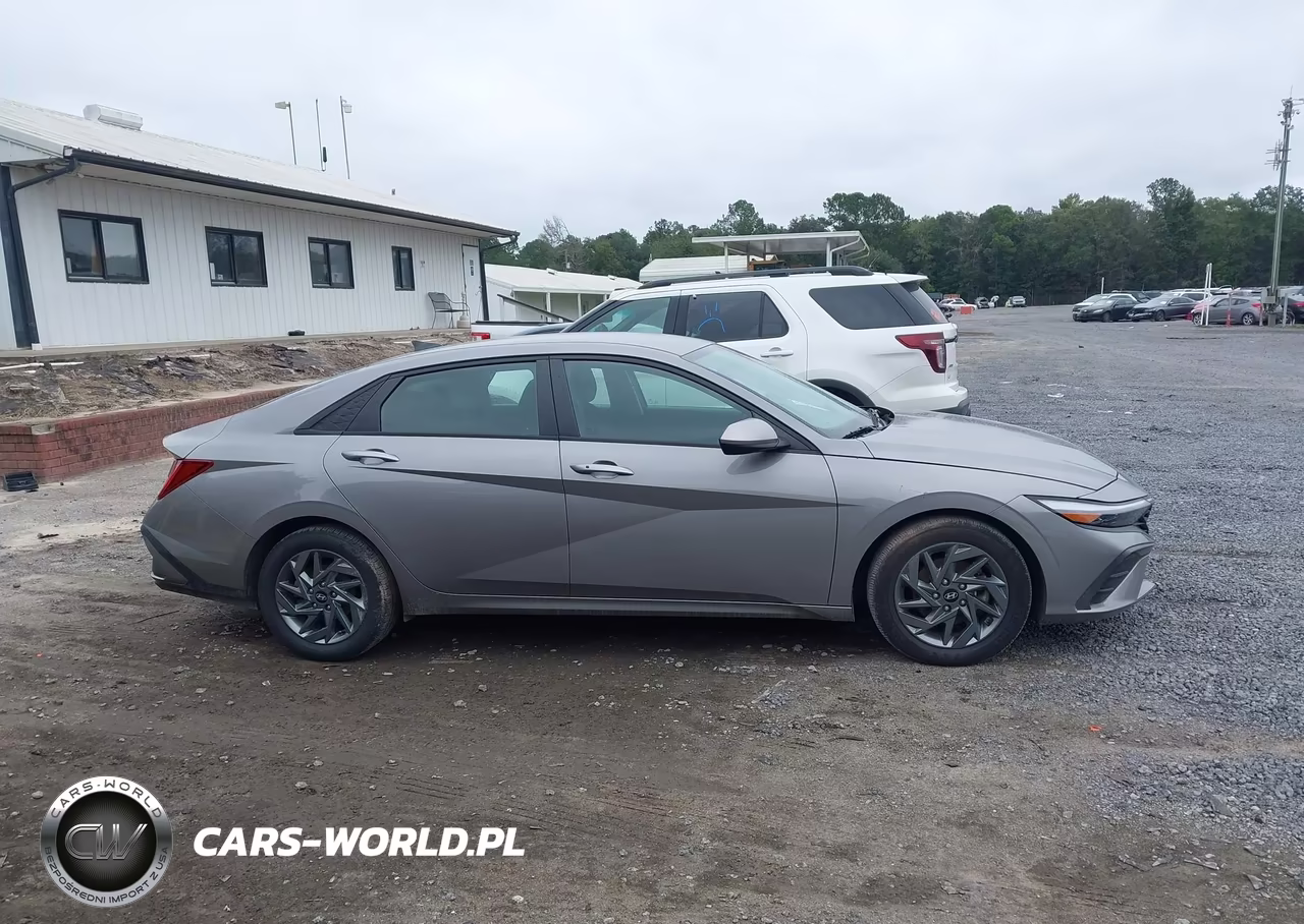 2024 Hyundai Elantra Hybrid Blue VIN:KMHLM4DJ3RU102406 - 13