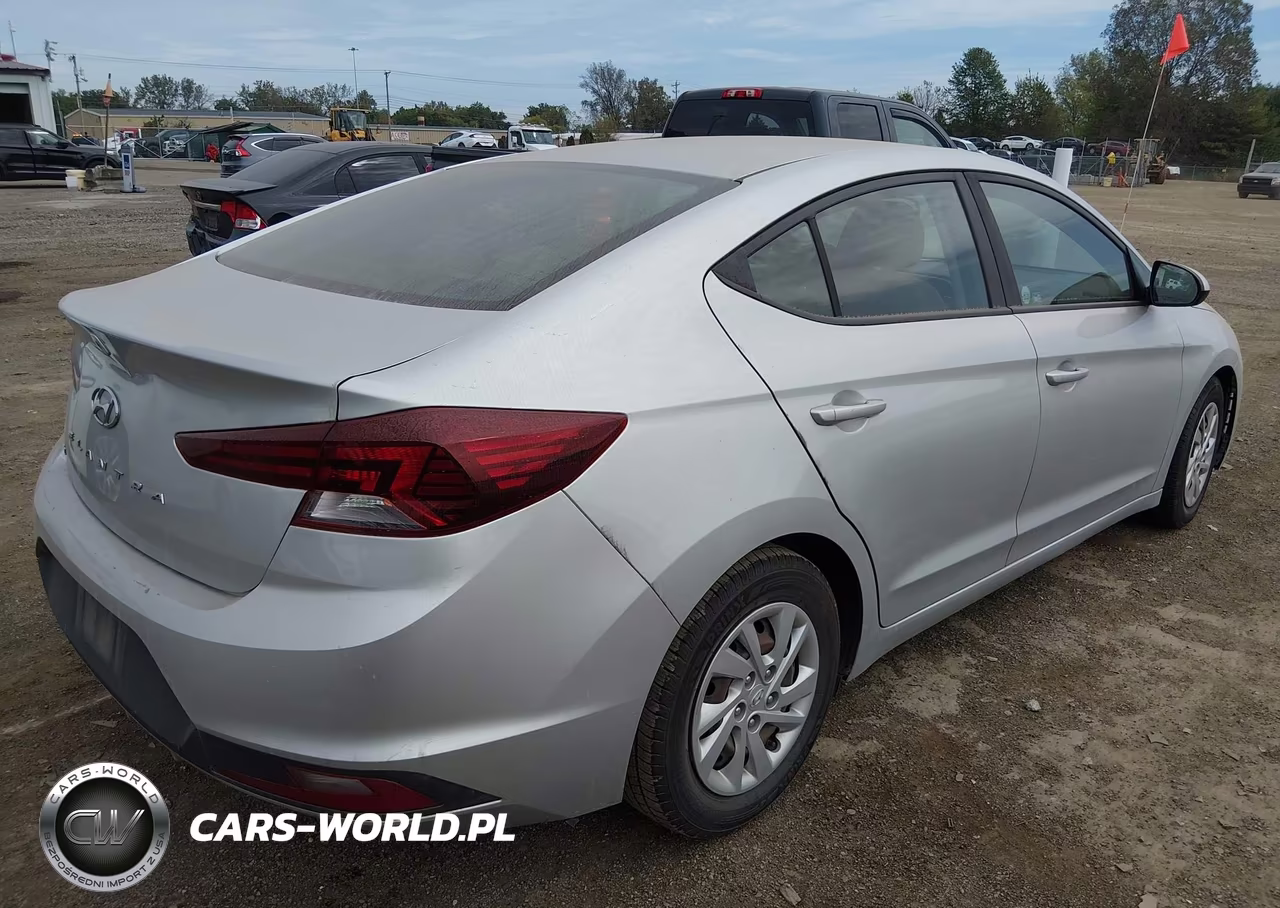 2019 Hyundai Elantra Se VIN:5NPD74LF2KH466183 - 4
