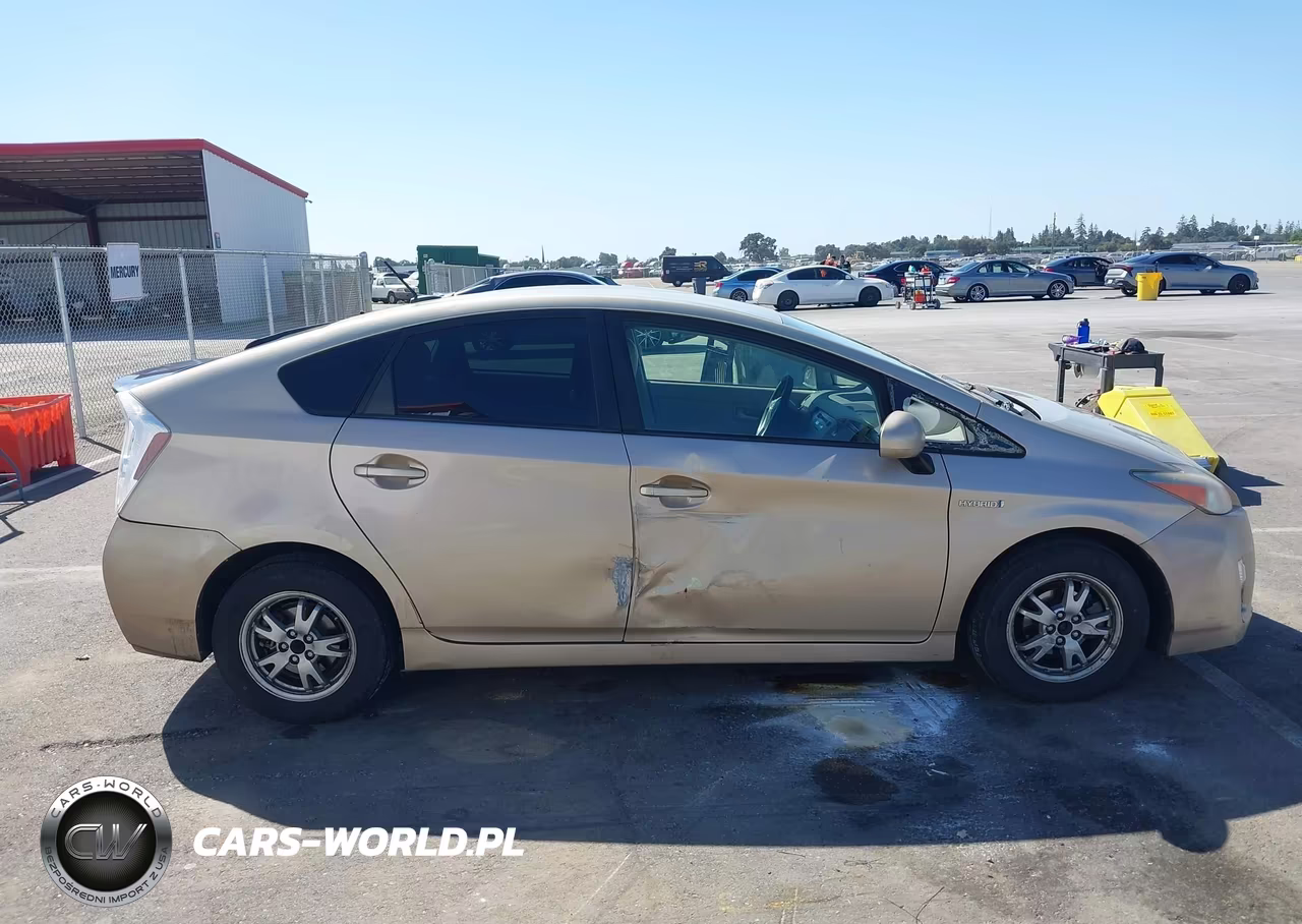 2011 Toyota Prius Two VIN:JTDKN3DU1B1318361 - 13
