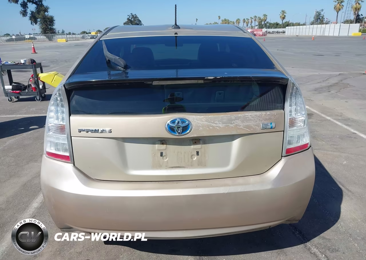 2011 Toyota Prius Two VIN:JTDKN3DU1B1318361 - 16