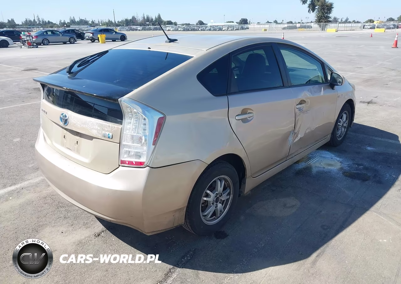 2011 Toyota Prius Two VIN:JTDKN3DU1B1318361 - 4