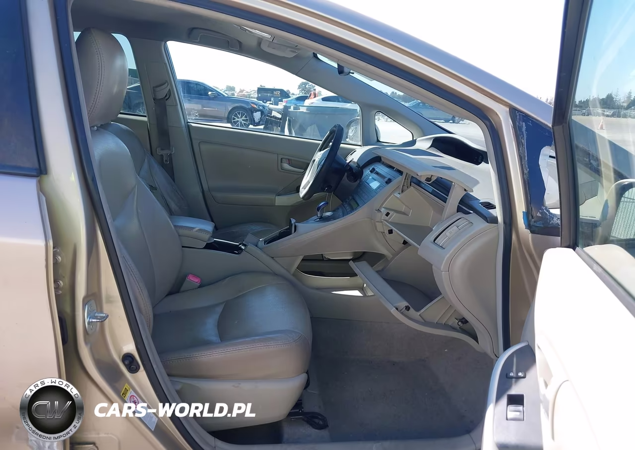 2011 Toyota Prius Two VIN:JTDKN3DU1B1318361 - 5