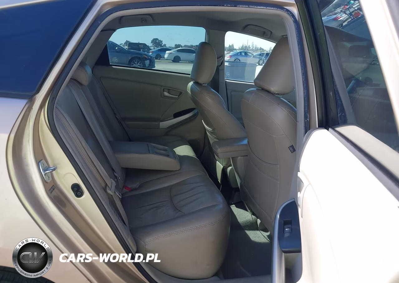 2011 Toyota Prius Two VIN:JTDKN3DU1B1318361 - 8