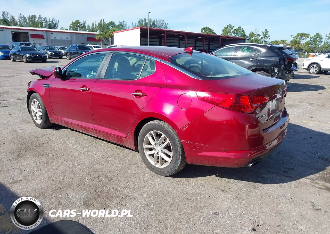 2013 Kia Optima Lx VIN:5XXGM4A72DG158978 - 3
