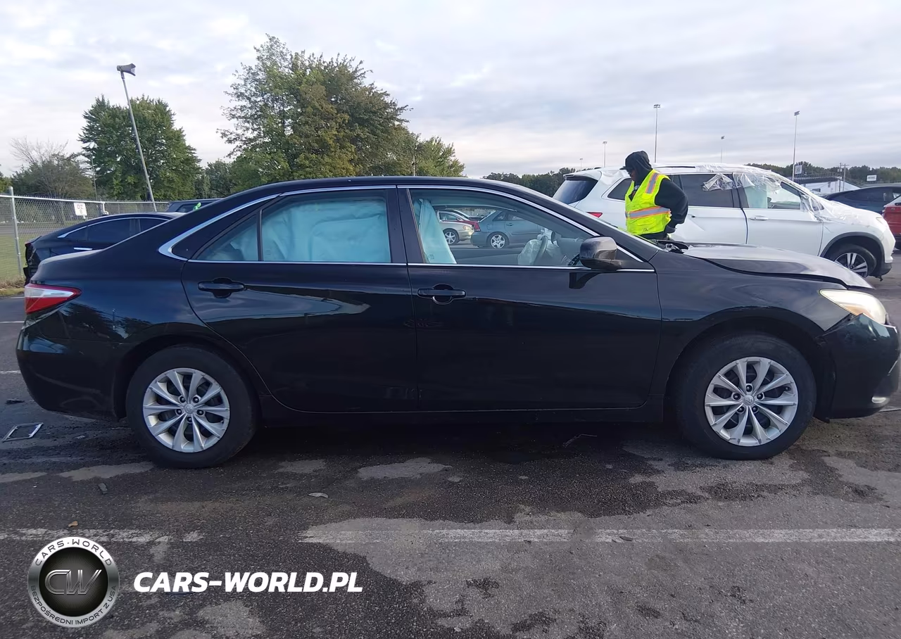 2015 Toyota Camry Le VIN:4T1BF1FK8FU973632 - 13
