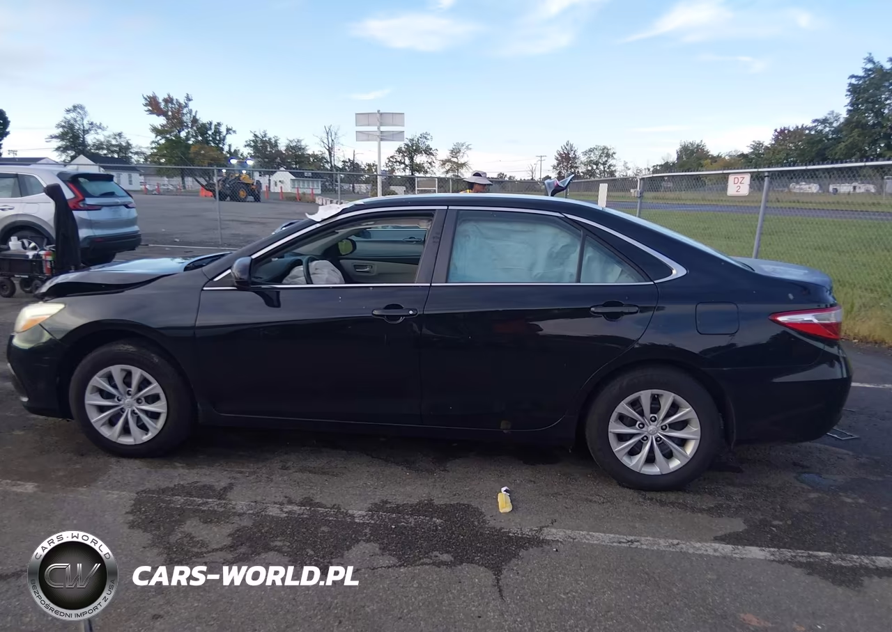 2015 Toyota Camry Le VIN:4T1BF1FK8FU973632 - 14