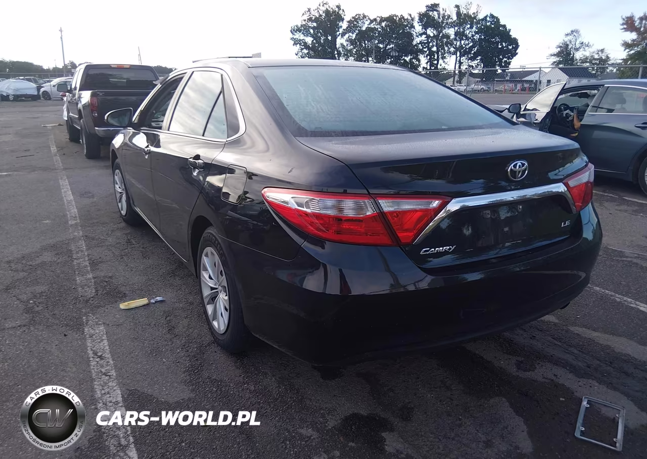 2015 Toyota Camry Le VIN:4T1BF1FK8FU973632 - 3