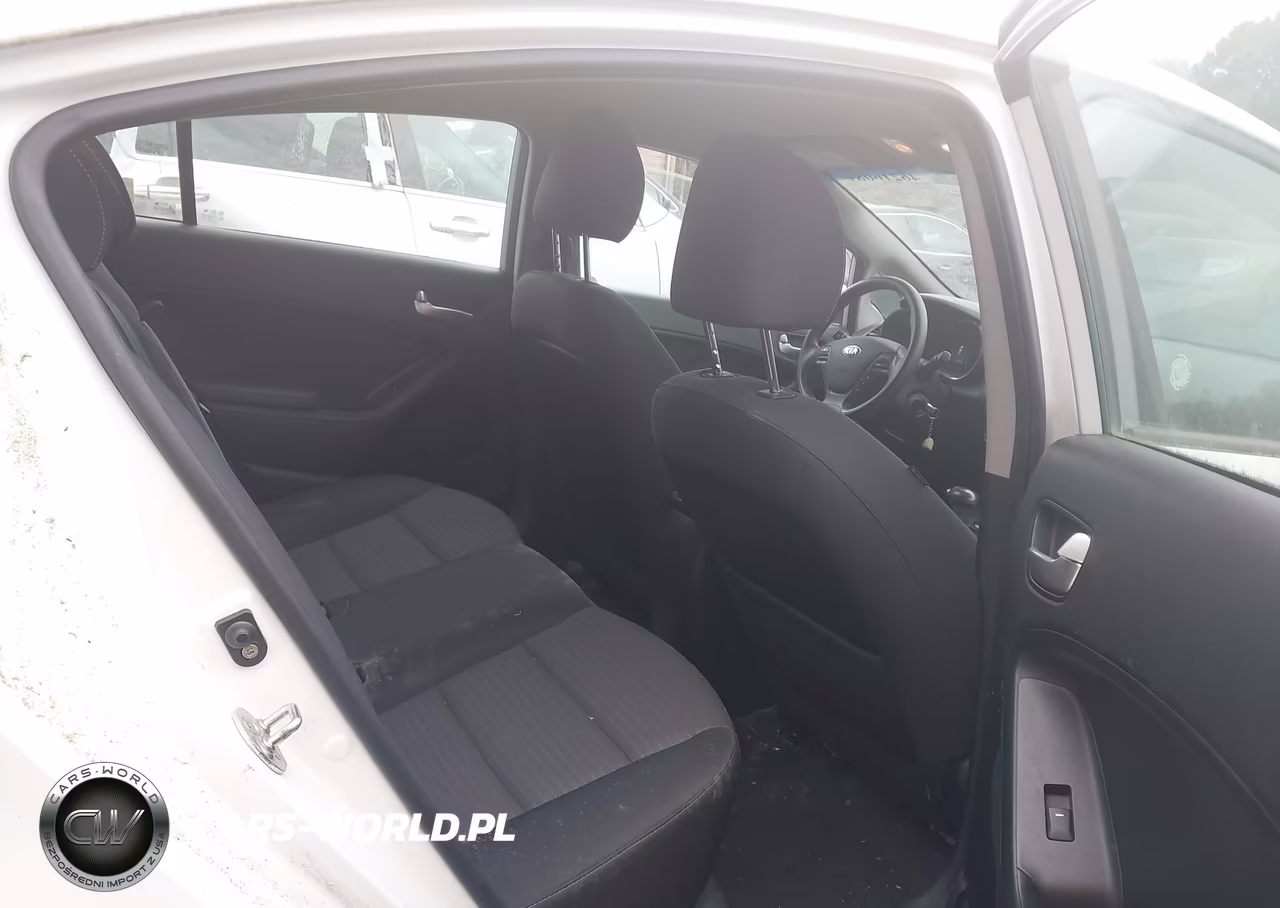 2018 Kia Forte Lx VIN:3KPFL4A75JE200658 - 8