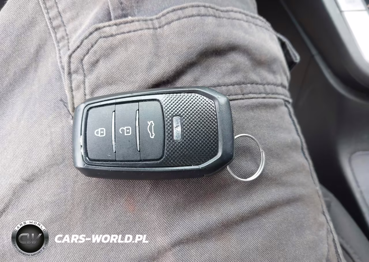 2019 Hyundai Elantra Value Edition VIN:5NPD84LF5KH453764 - 11