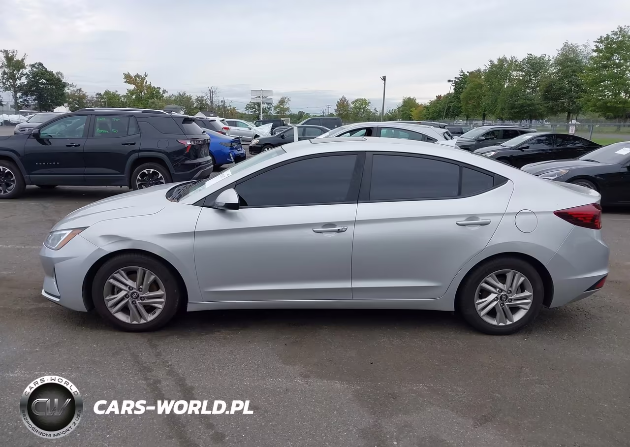 2019 Hyundai Elantra Value Edition VIN:5NPD84LF5KH453764 - 14