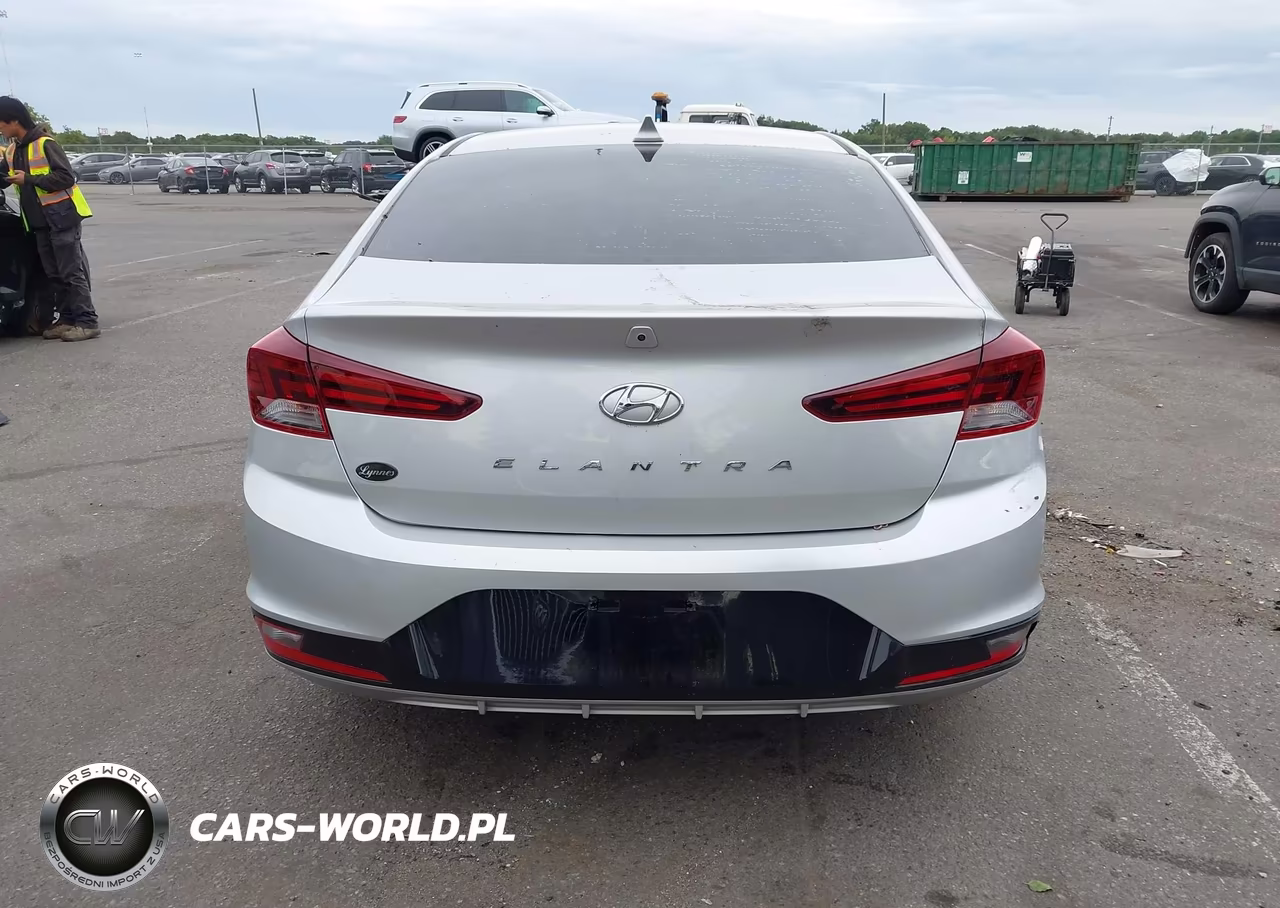 2019 Hyundai Elantra Value Edition VIN:5NPD84LF5KH453764 - 16