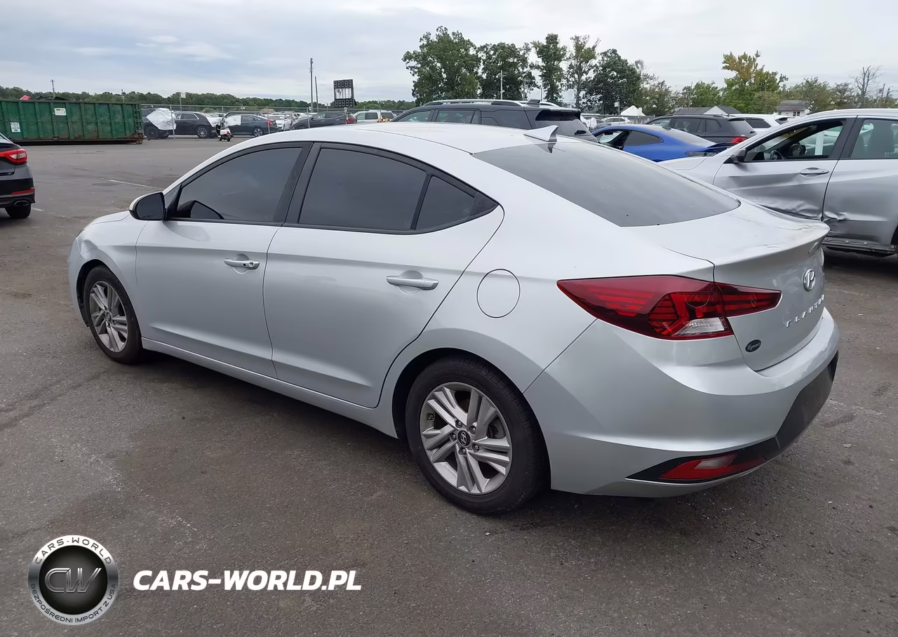 2019 Hyundai Elantra Value Edition VIN:5NPD84LF5KH453764 - 3
