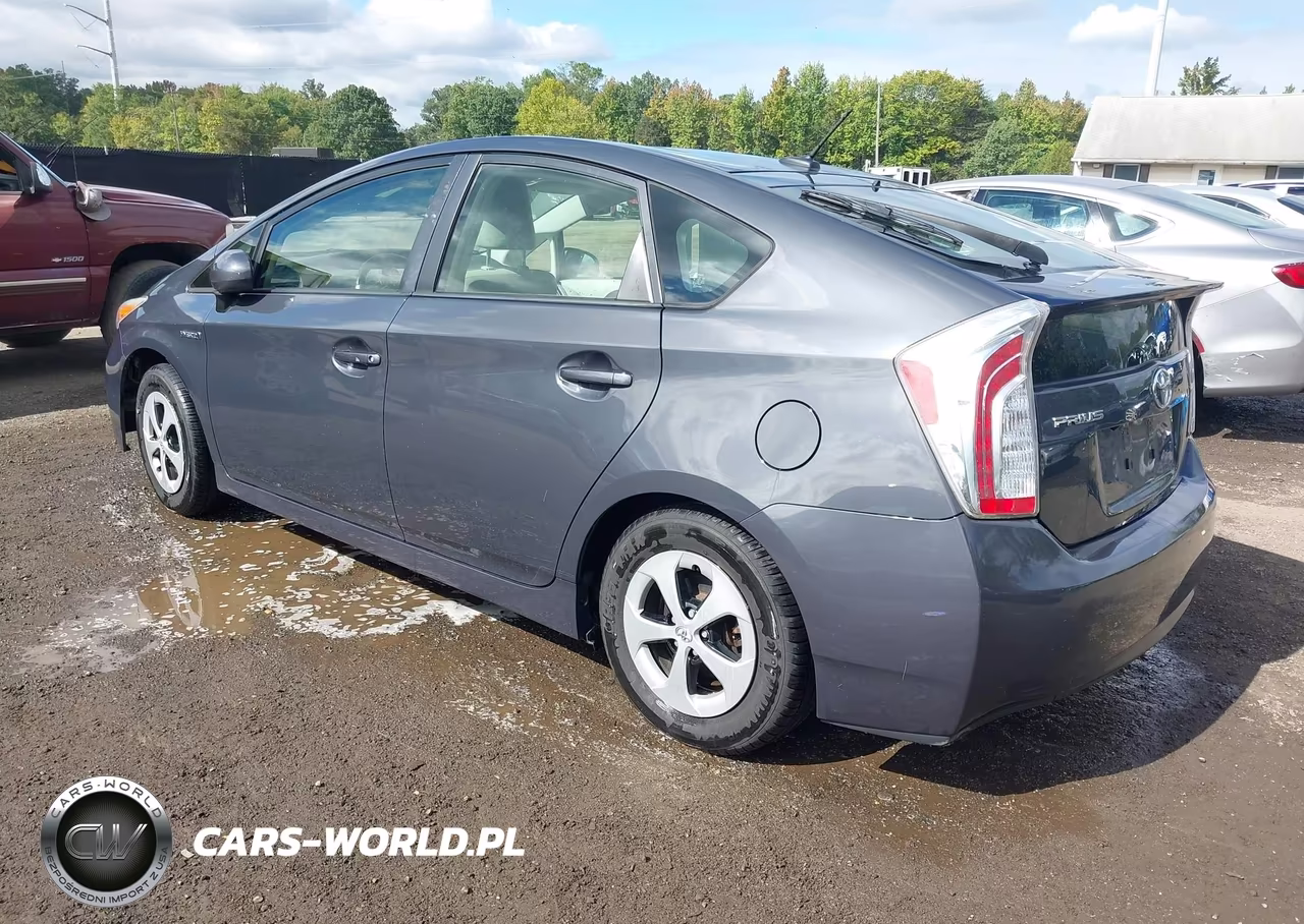 2015 Toyota Prius Four VIN:JTDKN3DU3F0445608 - 3