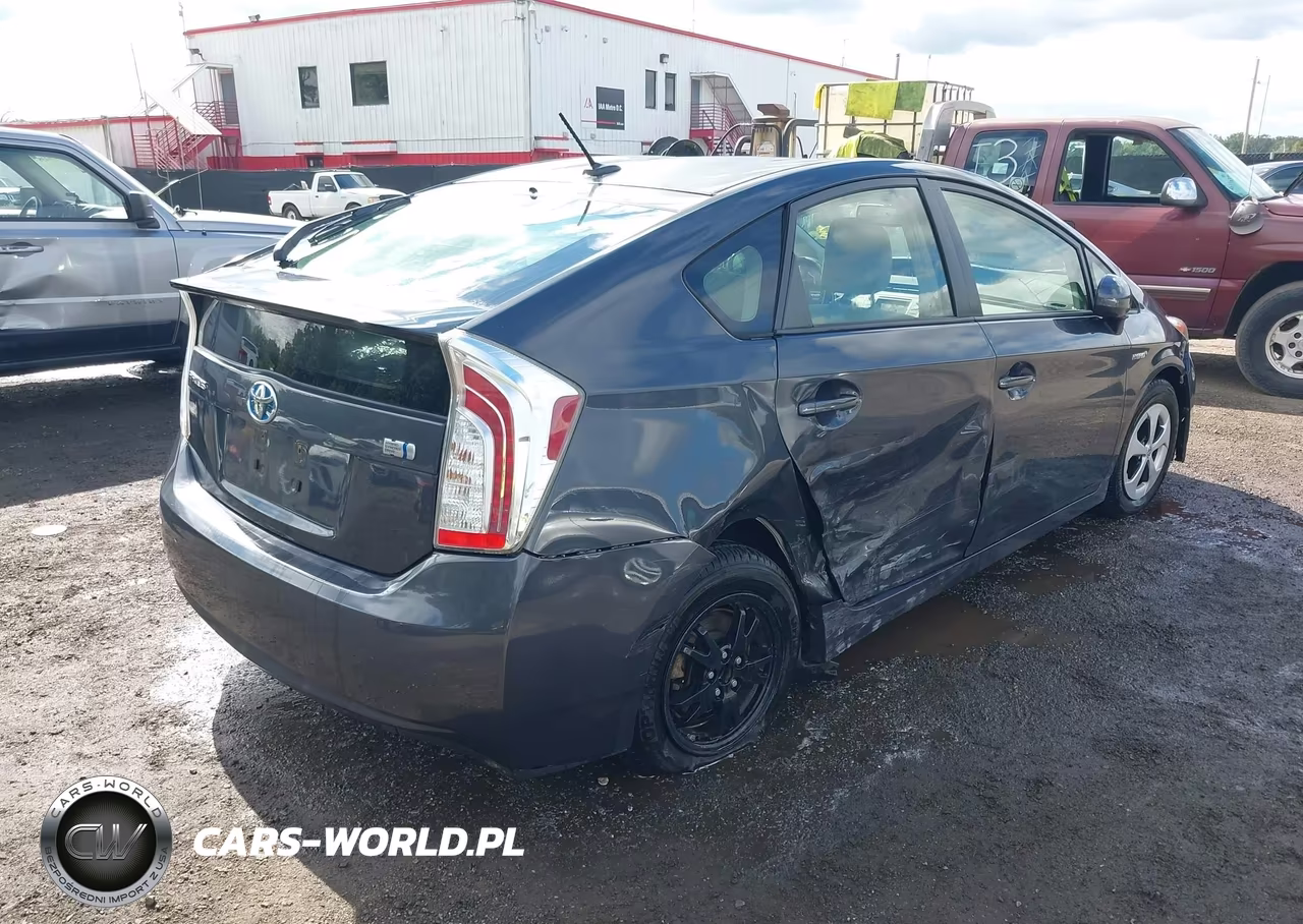 2015 Toyota Prius Four VIN:JTDKN3DU3F0445608 - 4