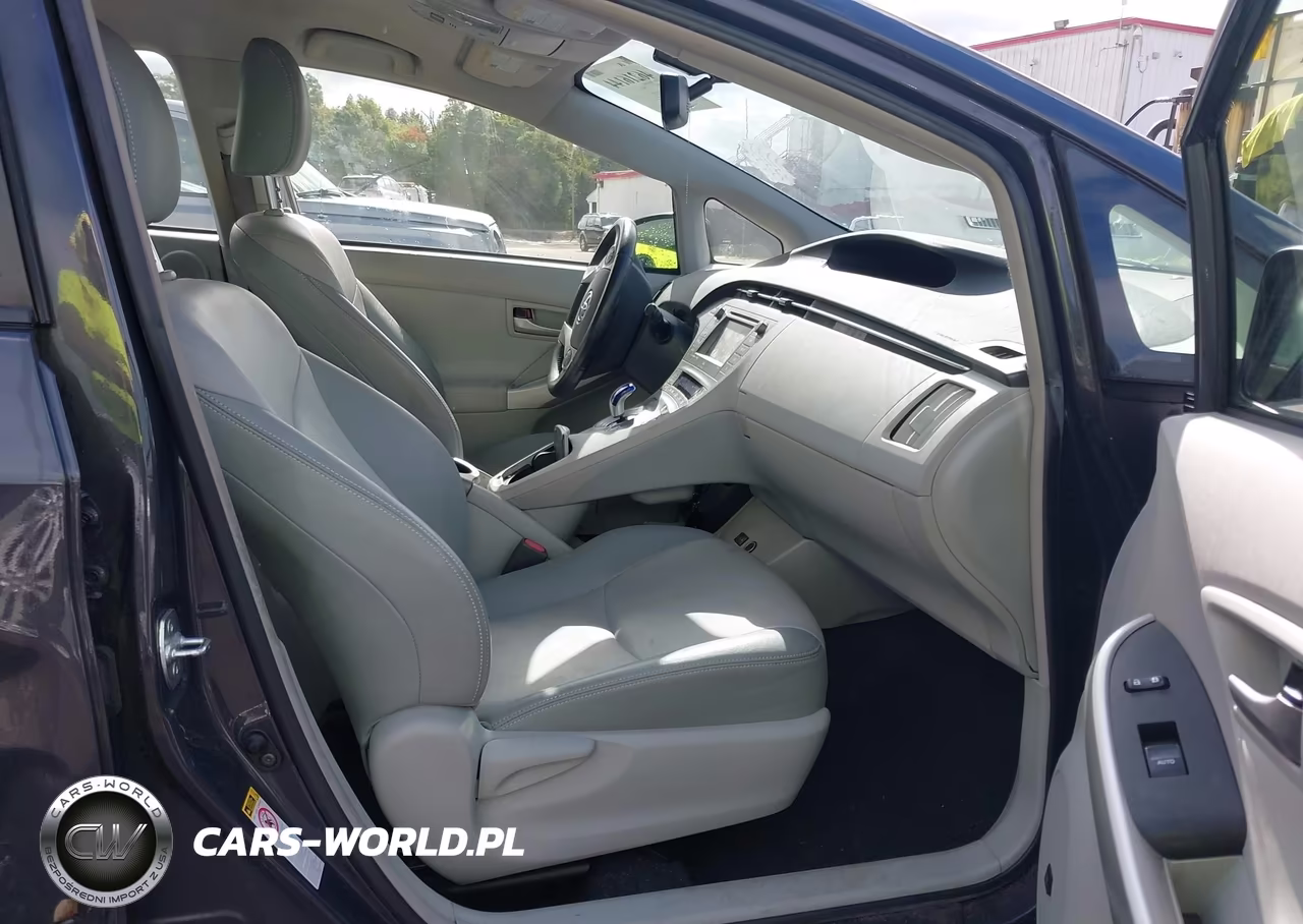 2015 Toyota Prius Four VIN:JTDKN3DU3F0445608 - 5