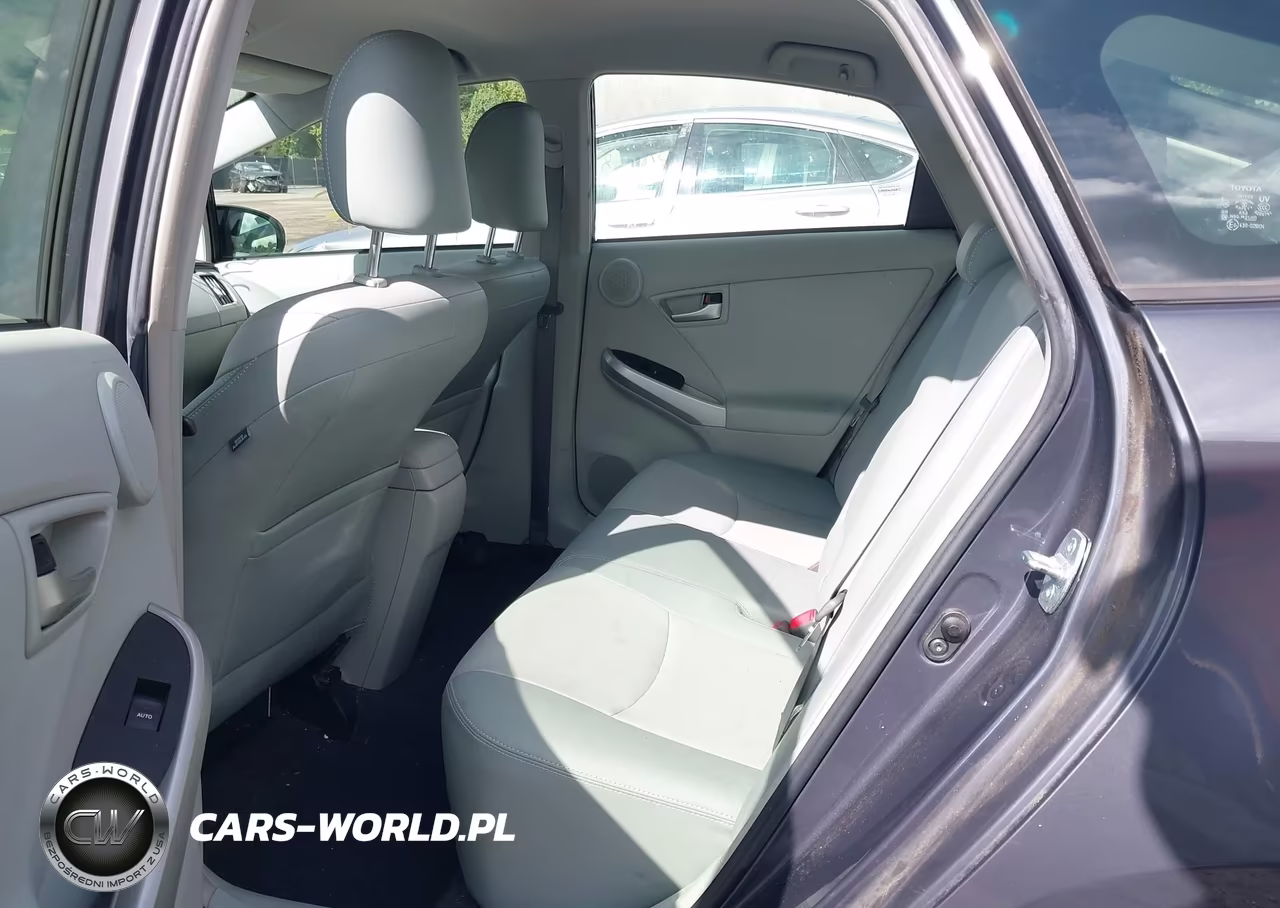 2015 Toyota Prius Four VIN:JTDKN3DU3F0445608 - 8