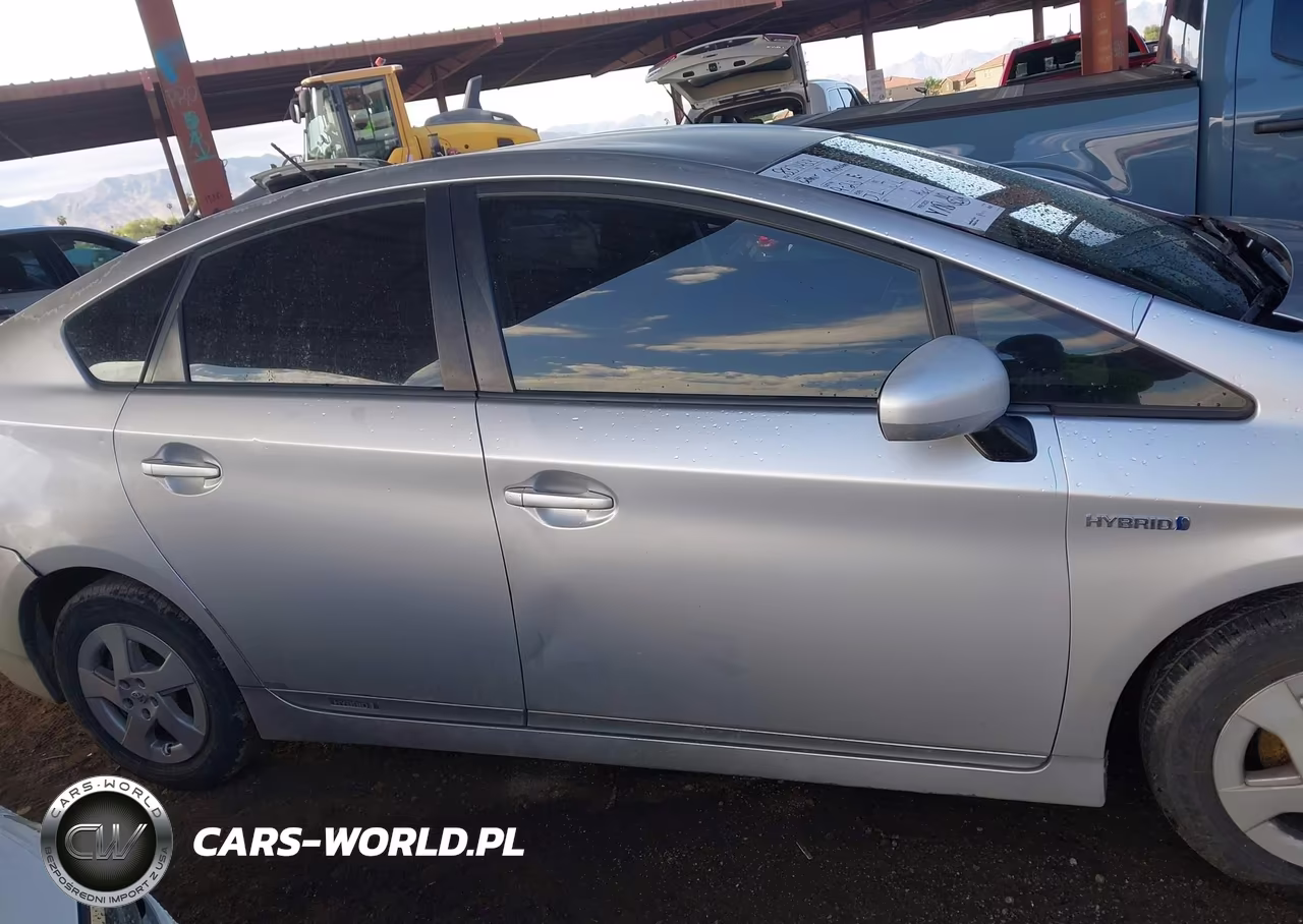 2011 Toyota Prius Three VIN:JTDKN3DU8B5344447 - 12