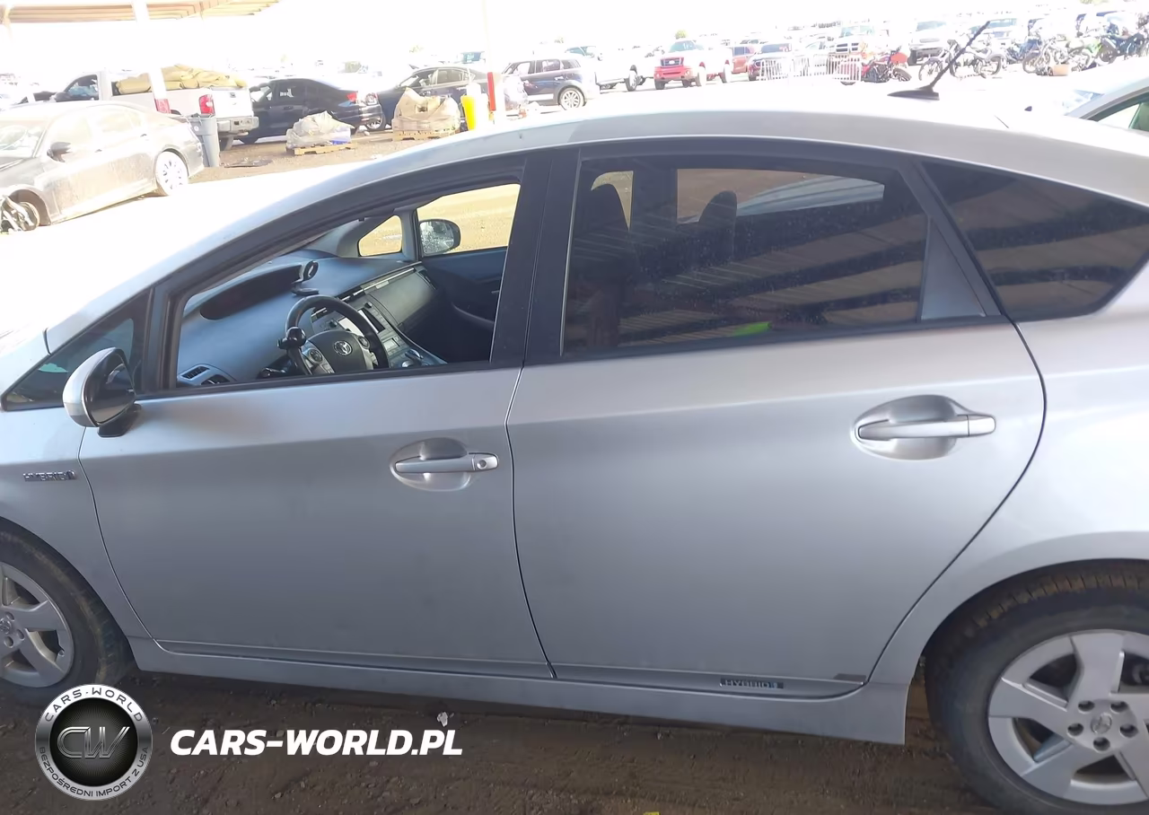 2011 Toyota Prius Three VIN:JTDKN3DU8B5344447 - 13
