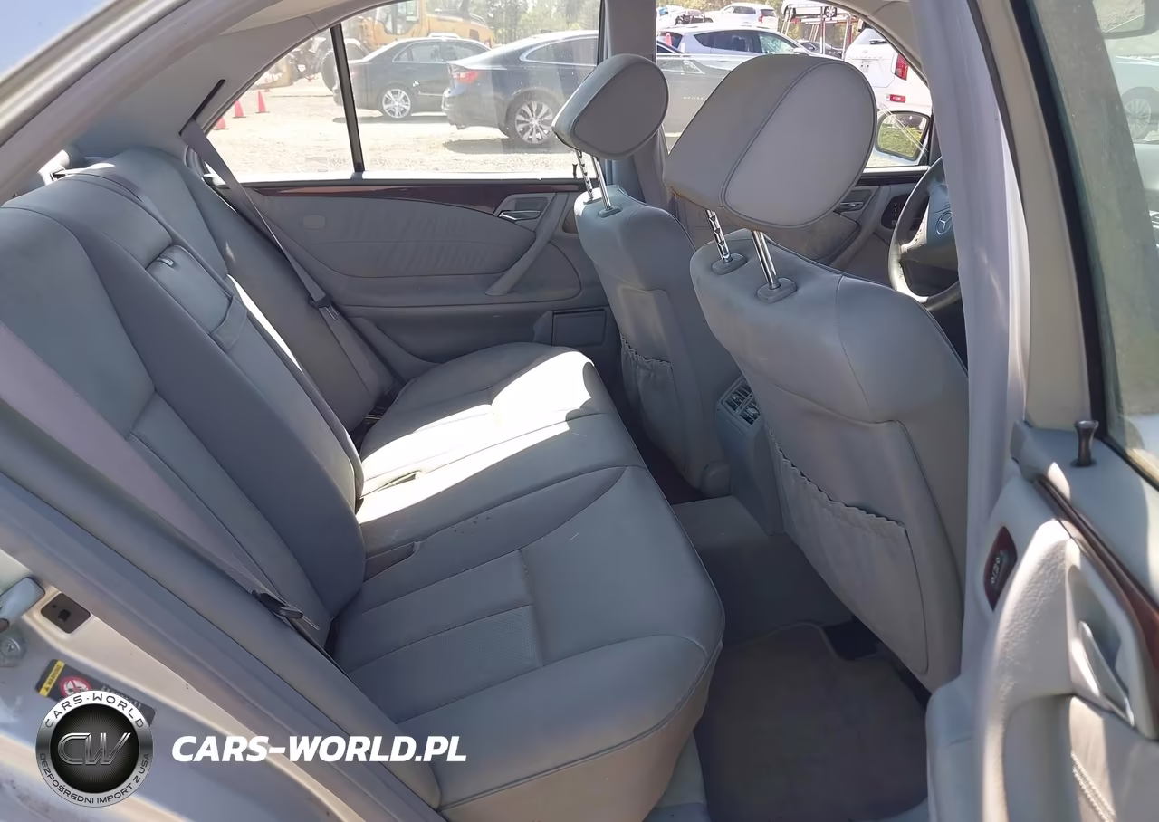 2000 Mercedes-Benz E 320 VIN:WDBJF65J5YB111407 - 8