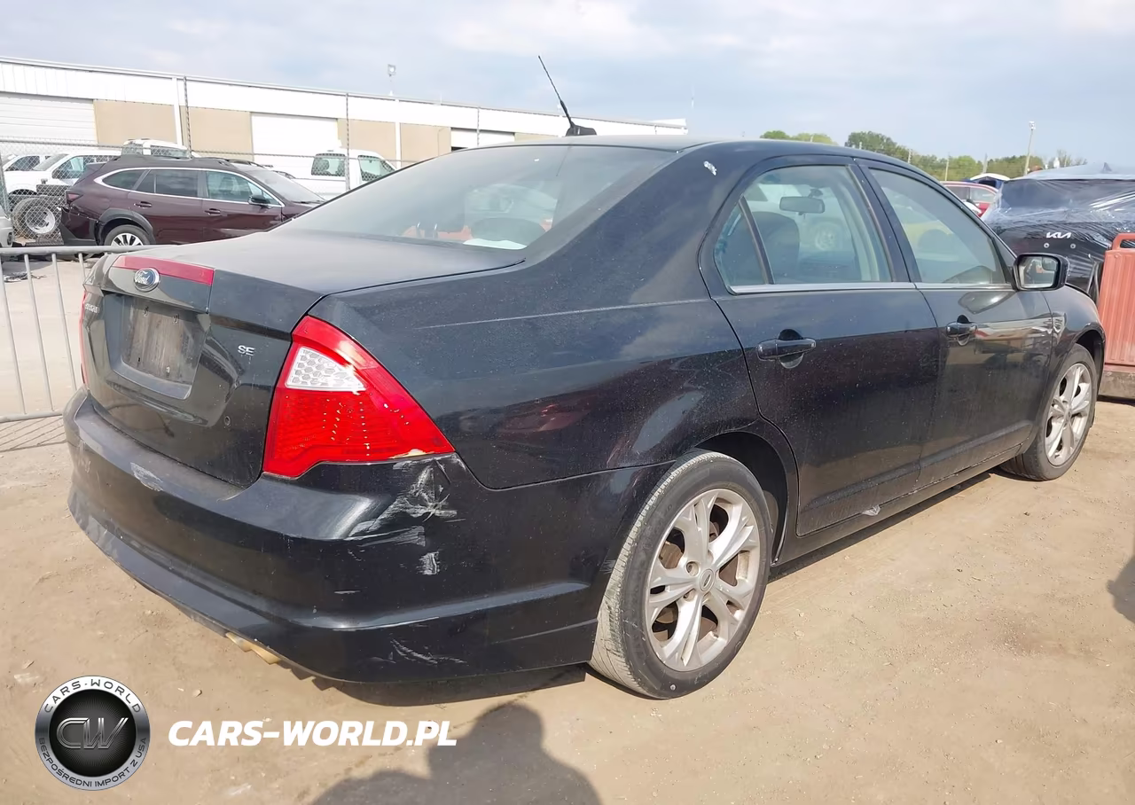2012 Ford Fusion Se VIN:3FAHP0HA7CR345676 - 4