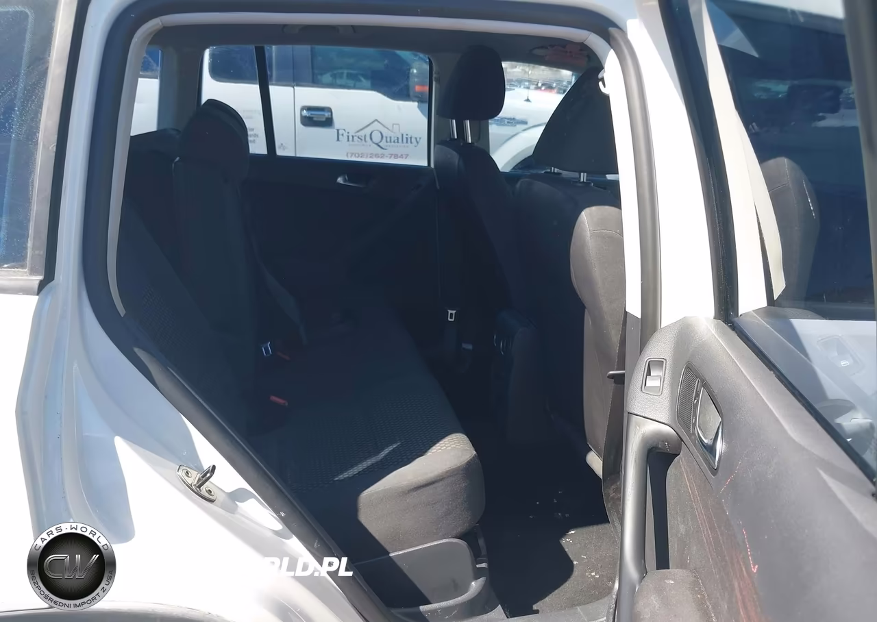 2011 Volkswagen Tiguan S VIN:WVGAV7AX6BW524629 - 8