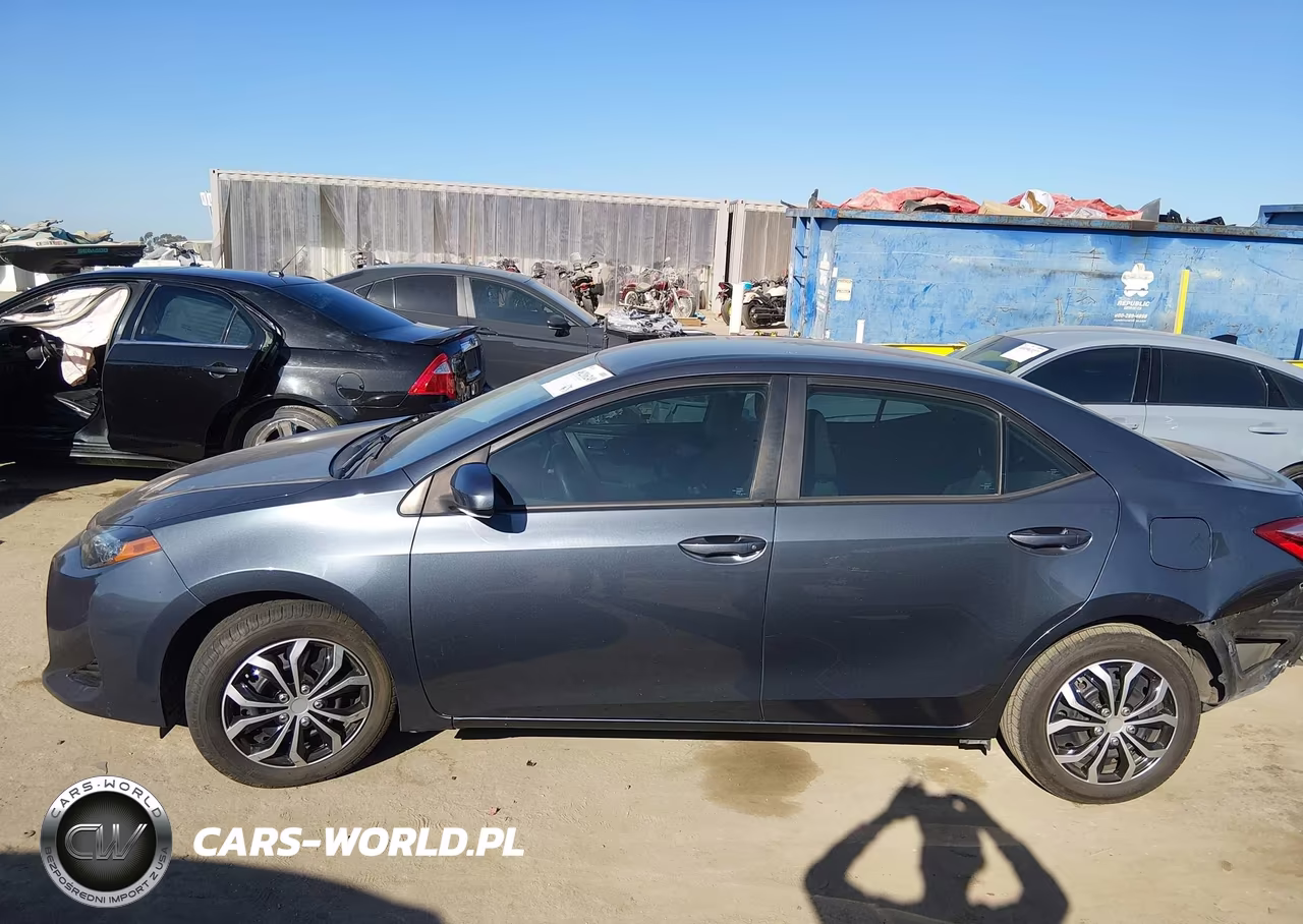 2018 Toyota Corolla Le VIN:2T1BURHE0JC052687 - 15