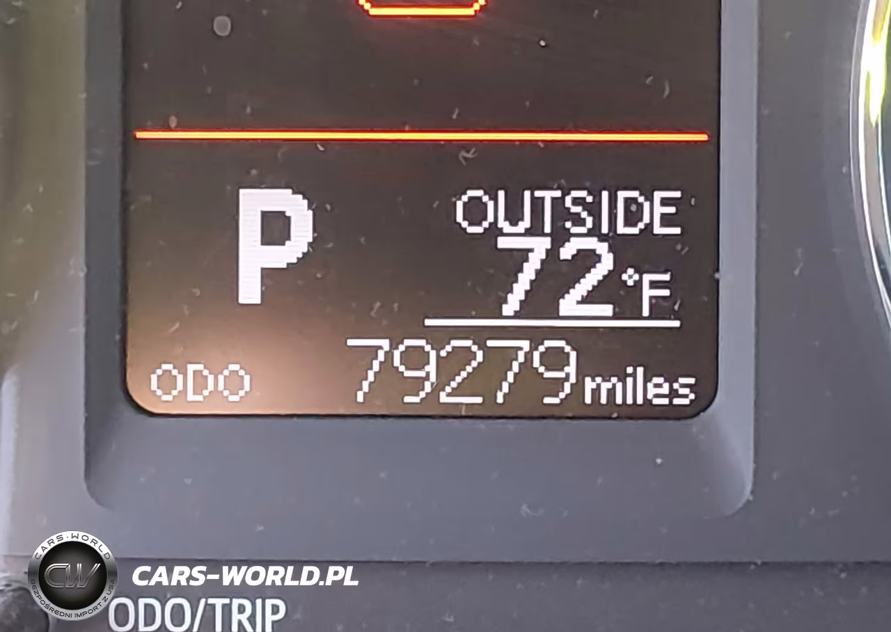 2018 Toyota Corolla Le VIN:2T1BURHE0JC052687 - 16