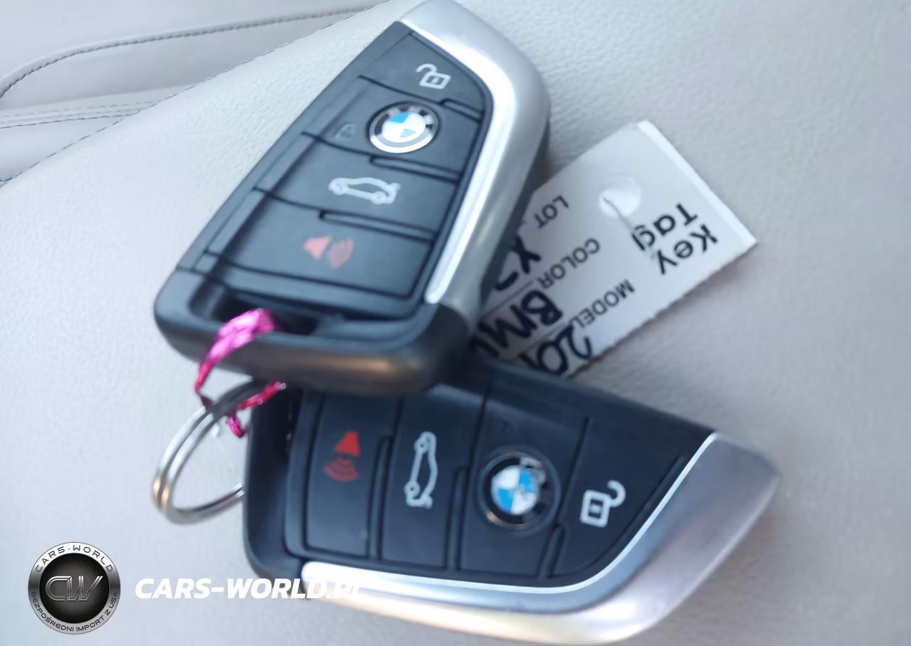 2018 BMW X3 xDrive30I VIN:5UXTR9C56JLD72569 - 11