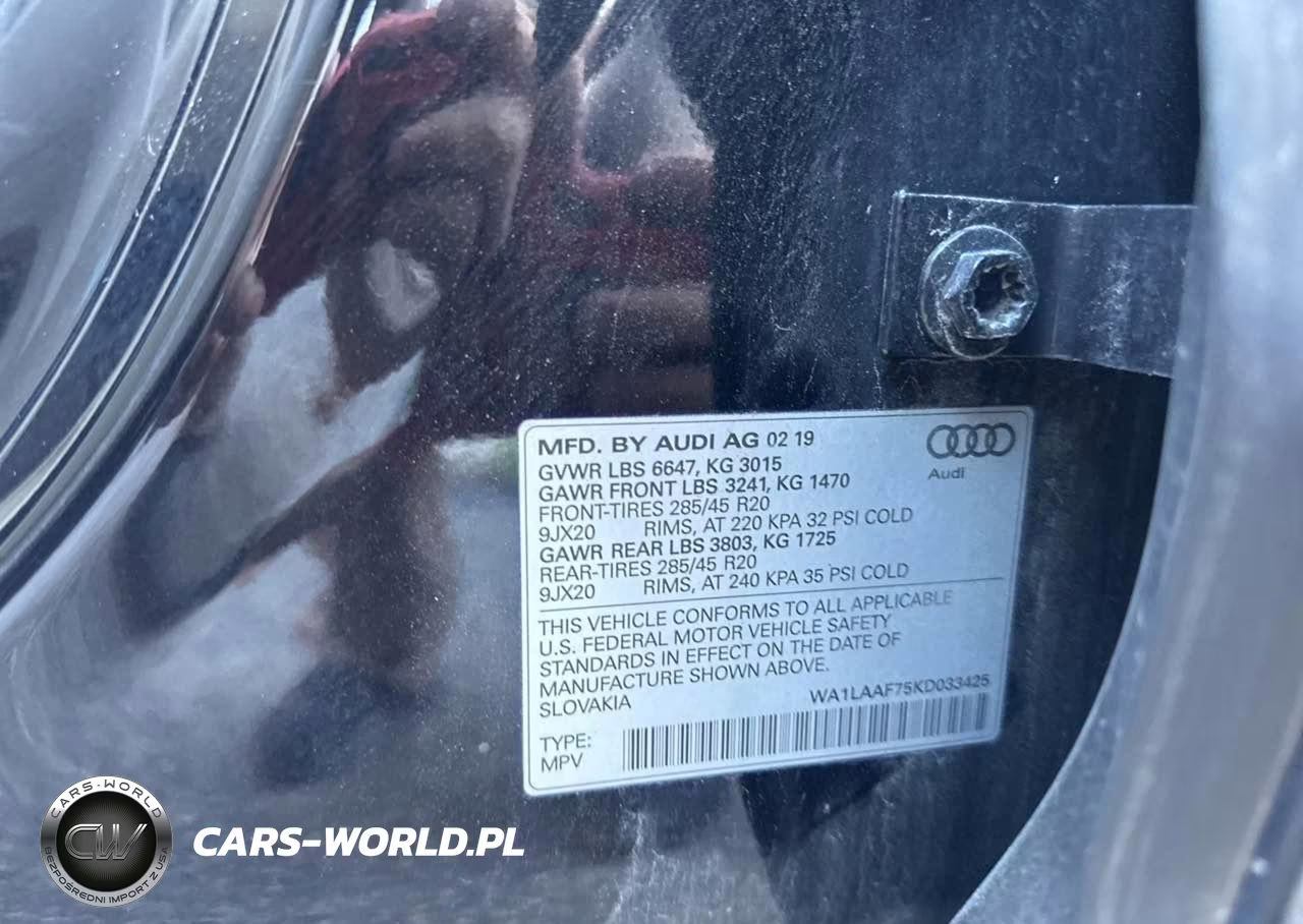 2019 Audi Q7 55 Premium VIN:WA1LAAF75KD033425 - 9